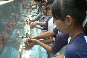 Expanding Water Supply in Informal Settlements in Jakarta, Indonesia